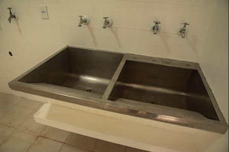 Casa para alugar com 1100m², 8 quartos e 8 vagasCasa 1 - Área de Serviço