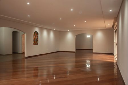 Casa para alugar com 1100m², 8 quartos e 8 vagasCasa 1 - Sala