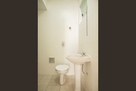 Casa para alugar com 1100m², 8 quartos e 8 vagasCasa 1 - Banheiro de Serviço