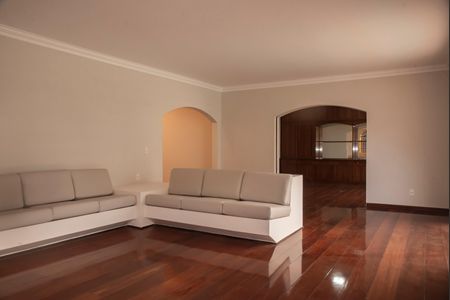 Casa para alugar com 1100m², 8 quartos e 8 vagasCasa 1 - Sala