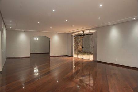 Casa para alugar com 1100m², 8 quartos e 8 vagasCasa 1 - Sala
