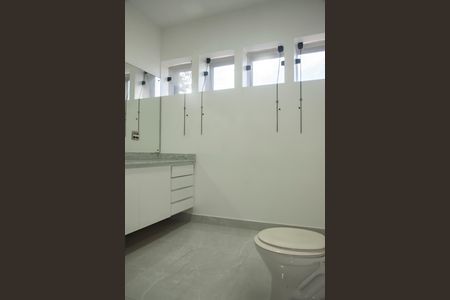 Casa para alugar com 1100m², 8 quartos e 8 vagasCasa 1 - Banheiro da Suíte 2