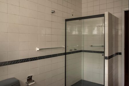 Casa para alugar com 1100m², 8 quartos e 8 vagasCasa 1 - Banheiro da Suíte 5