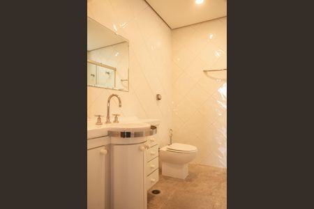 Casa para alugar com 1100m², 8 quartos e 8 vagasCasa 1 - Banheiro da Suíte 3