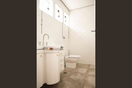 Casa para alugar com 1100m², 8 quartos e 8 vagasCasa 1 - Banheiro da Suíte 4