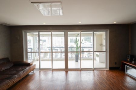 Apartamento à venda com 246m², 3 quartos e 2 vagas Apartamento à venda com 246m², 3 quartos e 2 vagasSala