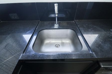 Apartamento à venda com 246m², 3 quartos e 2 vagas Apartamento à venda com 246m², 3 quartos e 2 vagasCozinha e Área de Serviço