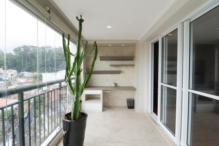 Apartamento à venda com 246m², 3 quartos e 2 vagas Apartamento à venda com 246m², 3 quartos e 2 vagasVaranda da Sala