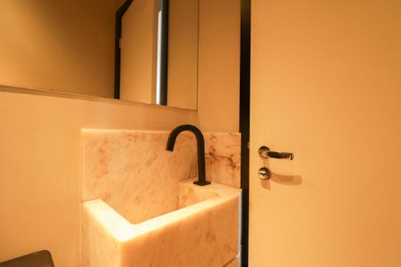 Apartamento à venda com 246m², 3 quartos e 2 vagas Apartamento à venda com 246m², 3 quartos e 2 vagasLavabo da Sala