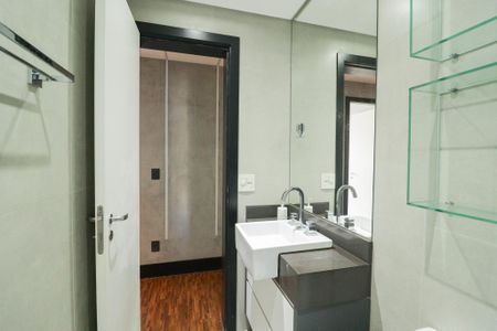 Apartamento à venda com 246m², 3 quartos e 2 vagas Apartamento à venda com 246m², 3 quartos e 2 vagasBanheiro Social