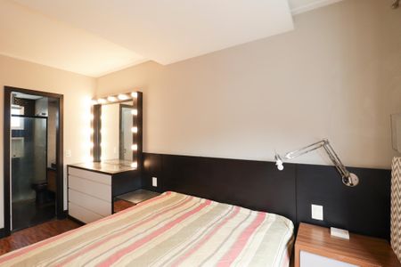 Apartamento à venda com 246m², 3 quartos e 2 vagas Apartamento à venda com 246m², 3 quartos e 2 vagasSuíte