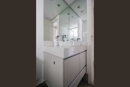 Apartamento à venda com 150m², 3 quartos e 2 vagas Apartamento à venda com 150m², 3 quartos e 2 vagasBanheiro