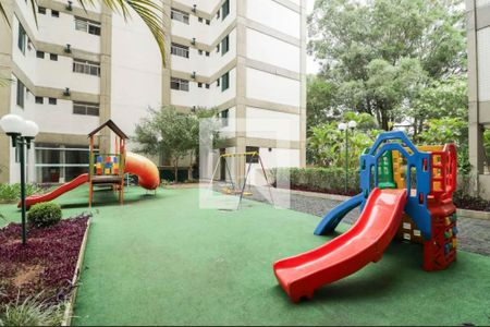 Apartamento à venda com 150m², 3 quartos e 2 vagas Apartamento à venda com 150m², 3 quartos e 2 vagasPlayground