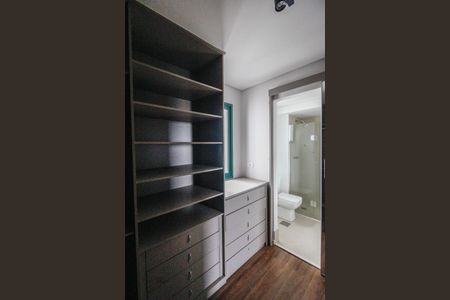 Apartamento à venda com 150m², 3 quartos e 2 vagas Apartamento à venda com 150m², 3 quartos e 2 vagasCloset