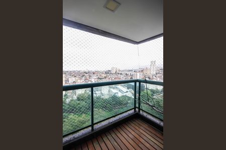 Apartamento à venda com 150m², 3 quartos e 2 vagas Apartamento à venda com 150m², 3 quartos e 2 vagasVaranda
