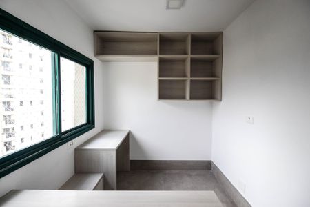 Apartamento à venda com 150m², 3 quartos e 2 vagas Apartamento à venda com 150m², 3 quartos e 2 vagasQuarto de serviço