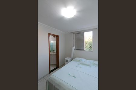 Apartamento à venda com 180m², 4 quartos e 3 vagasQuarto 2