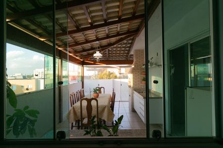 Apartamento à venda com 180m², 4 quartos e 3 vagasVista/Suite 2