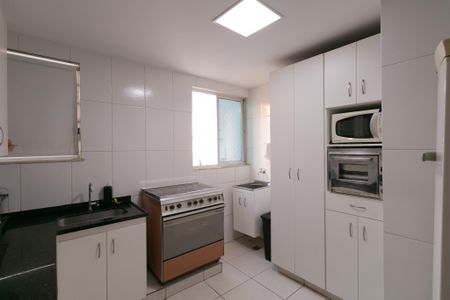 Apartamento à venda com 180m², 4 quartos e 3 vagasCozinha