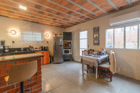 Casa à venda com 100m², 2 quartos e 2 vagas Casa à venda com 100m², 2 quartos e 2 vagasCozinha