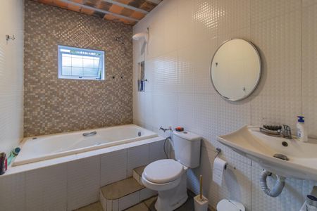 Casa à venda com 100m², 2 quartos e 2 vagas Casa à venda com 100m², 2 quartos e 2 vagasBanheiro