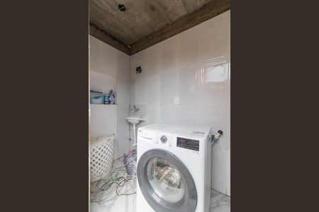 Casa à venda com 100m², 2 quartos e 2 vagas Casa à venda com 100m², 2 quartos e 2 vagasÁrea de Serviço