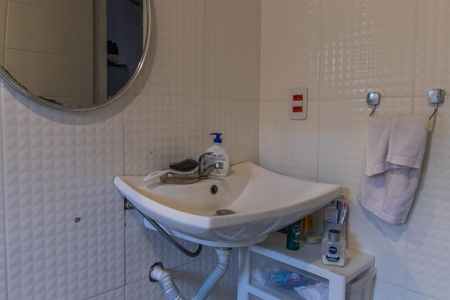 Casa à venda com 100m², 2 quartos e 2 vagas Casa à venda com 100m², 2 quartos e 2 vagasBanheiro