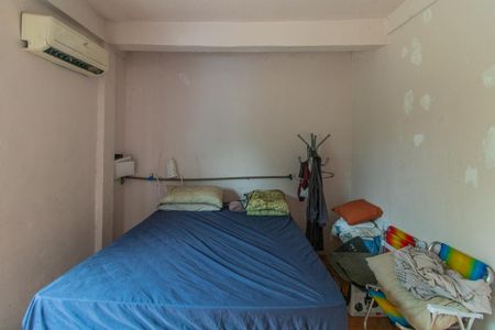 Casa à venda com 100m², 2 quartos e 2 vagas Casa à venda com 100m², 2 quartos e 2 vagasQuarto