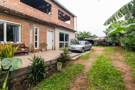 Casa à venda com 100m², 2 quartos e 2 vagas Casa à venda com 100m², 2 quartos e 2 vagasQuintal