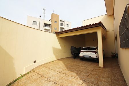 Casa à venda com 188m², 3 quartos e 4 vagasGaragem