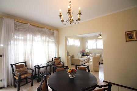 Casa à venda com 188m², 3 quartos e 4 vagasSala