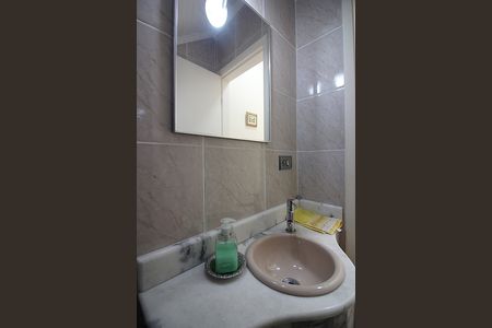 Casa à venda com 188m², 3 quartos e 4 vagasLavabo