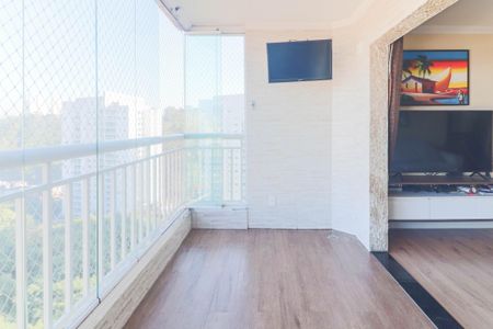 Apartamento à venda com 82m², 3 quartos e 2 vagas Apartamento à venda com 82m², 3 quartos e 2 vagasVaranda