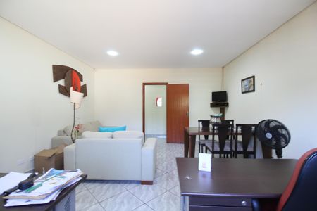 Casa à venda com 300m², 2 quartos e 12 vagasQuarto 2