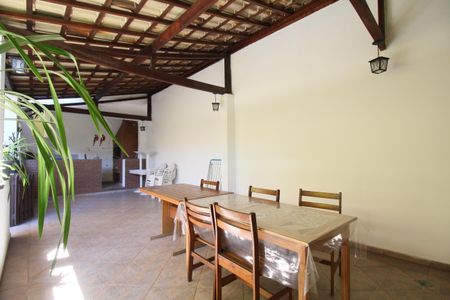 Casa à venda com 300m², 2 quartos e 12 vagasÁrea gourmet