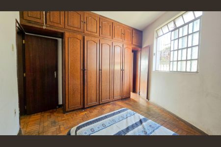 Casa à venda com 220m², 5 quartos e 4 vagasQuarto 02