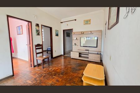 Casa à venda com 220m², 5 quartos e 4 vagasSala 02