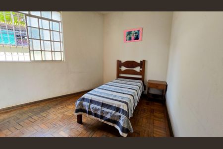 Casa à venda com 220m², 5 quartos e 4 vagasQuarto 02