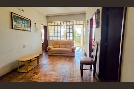 Casa à venda com 220m², 5 quartos e 4 vagasSala 02