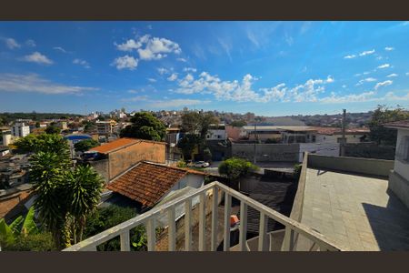 Casa à venda com 220m², 5 quartos e 4 vagasVista