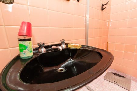 Casa para alugar com 350m², 3 quartos e 2 vagasBanheiro 1