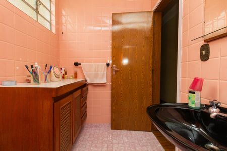 Casa para alugar com 350m², 3 quartos e 2 vagasBanheiro 1