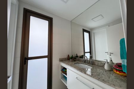 Apartamento para alugar com 165m², 3 quartos e 2 vagas Apartamento para alugar com 165m², 3 quartos e 2 vagasBanheiro de Serviço