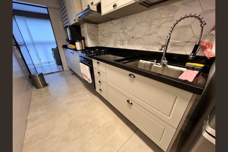 Apartamento para alugar com 165m², 3 quartos e 2 vagas Apartamento para alugar com 165m², 3 quartos e 2 vagasCozinha