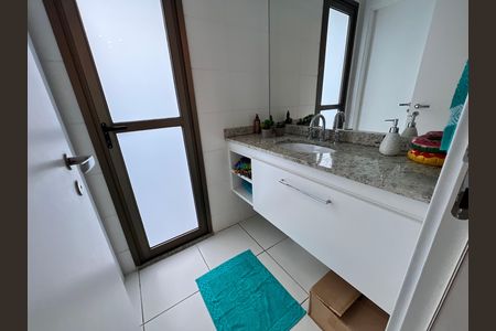 Apartamento para alugar com 165m², 3 quartos e 2 vagas Apartamento para alugar com 165m², 3 quartos e 2 vagasBanheiro de Serviço