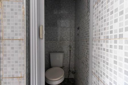 Casa à venda com 110m², 2 quartos e 2 vagas Casa à venda com 110m², 2 quartos e 2 vagasBanheiro de Serviço