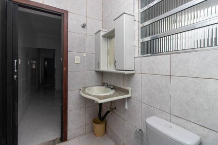 Casa à venda com 110m², 2 quartos e 2 vagas Casa à venda com 110m², 2 quartos e 2 vagasBanheiro