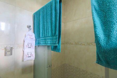 Casa à venda com 240m², 2 quartos e 3 vagas Casa à venda com 240m², 2 quartos e 3 vagasBanheiro