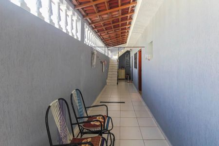 Casa à venda com 240m², 2 quartos e 3 vagas Casa à venda com 240m², 2 quartos e 3 vagasCorredor Externo