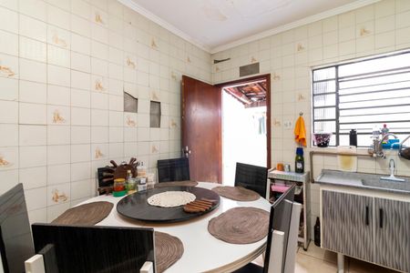 Casa à venda com 144m², 3 quartos e 2 vagas Casa à venda com 144m², 3 quartos e 2 vagasCozinha